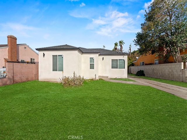 1411 W 7th Street, Santa Ana, CA 92703