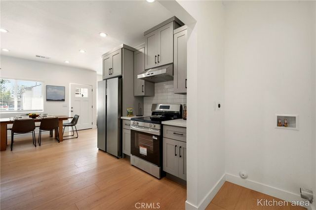 1411 W 7th Street, Santa Ana, CA 92703