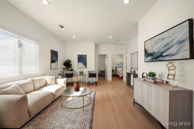 1411 W 7th Street, Santa Ana, CA 92703