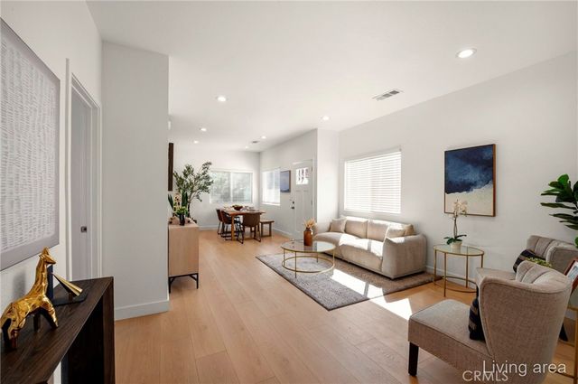 1411 W 7th Street, Santa Ana, CA 92703