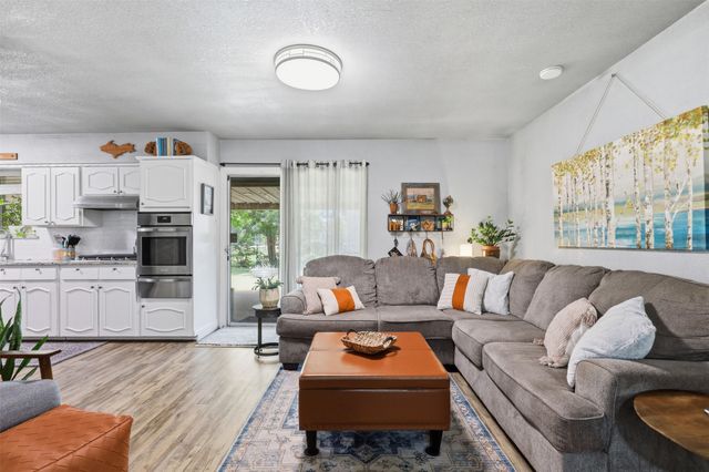 800 Belaire Drive, Burleson, TX 76028
