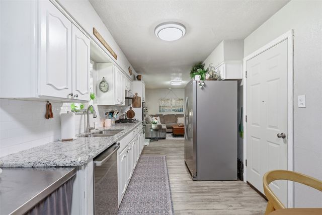 800 Belaire Drive, Burleson, TX 76028