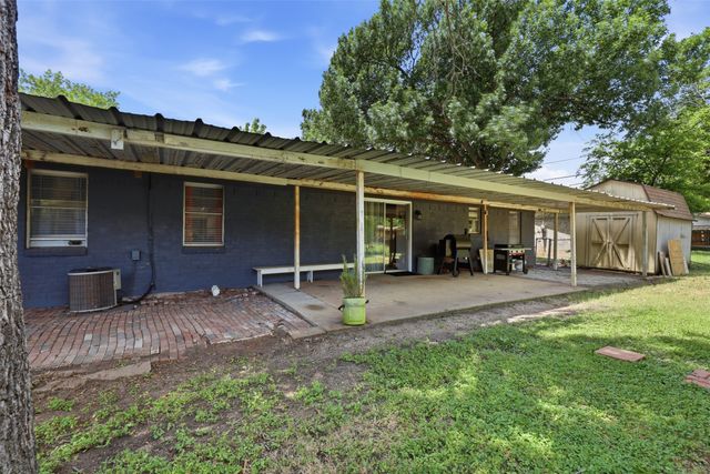 800 Belaire Drive, Burleson, TX 76028