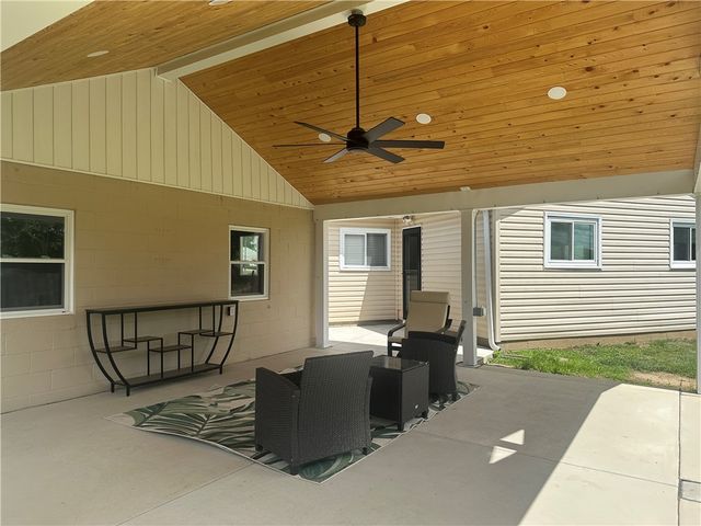 112 Rolling Hills Drive, Center Twp, PA 15061
