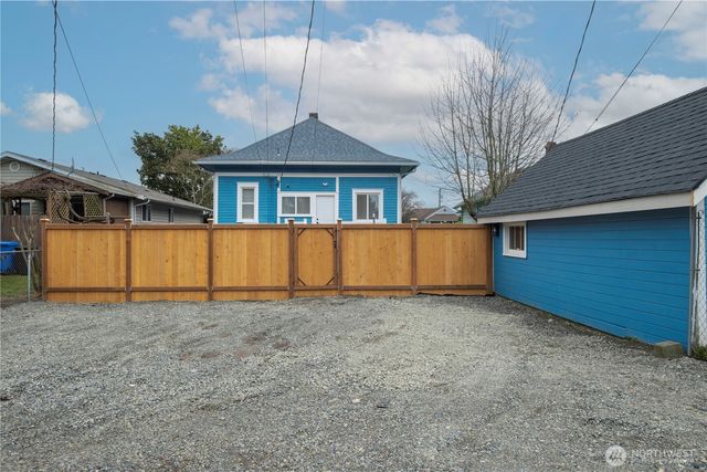 2538 Martin Luther King Jr Way, Tacoma, WA 98405