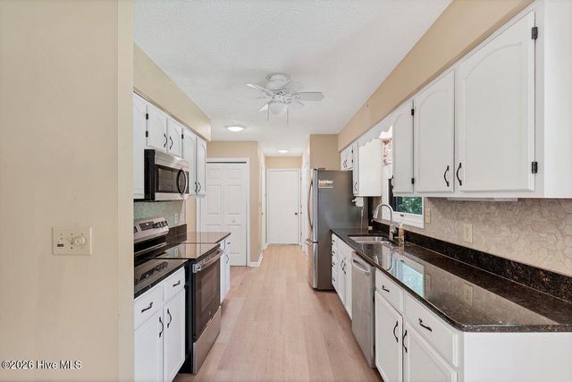 55 Birdie Drive, Whispering Pines, NC 28327