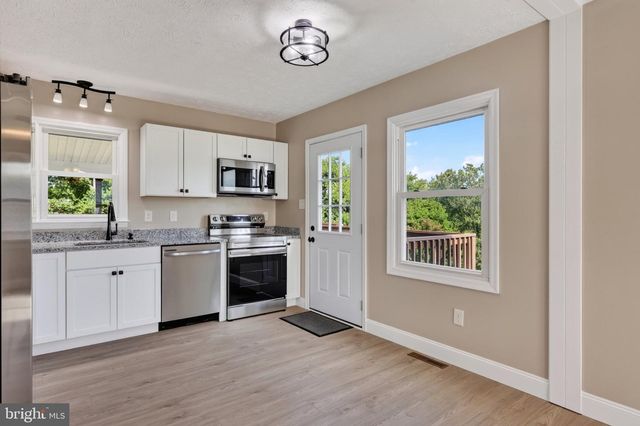 358 W SPRING ST, Woodstock, VA 22664