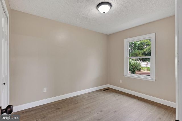 358 W SPRING ST, Woodstock, VA 22664
