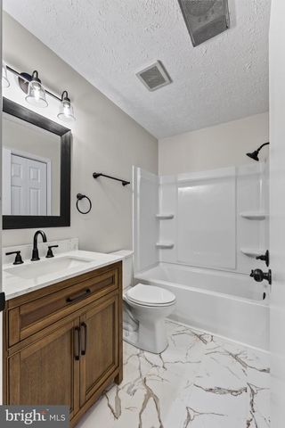 358 W SPRING ST, Woodstock, VA 22664