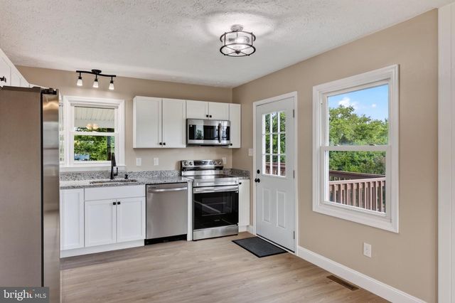 358 W SPRING ST, Woodstock, VA 22664