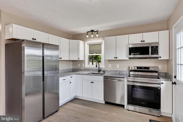 358 W SPRING ST, Woodstock, VA 22664