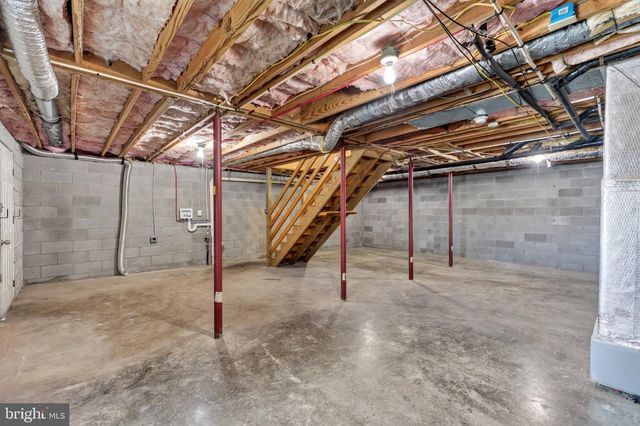 358 W SPRING ST, Woodstock, VA 22664