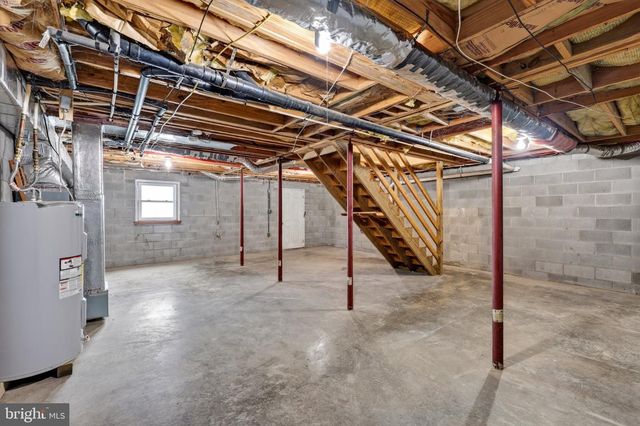 358 W SPRING ST, Woodstock, VA 22664