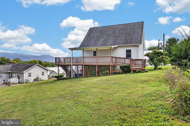 358 W SPRING ST, Woodstock, VA 22664