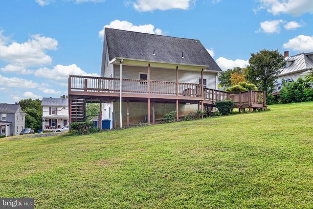 358 W SPRING ST, Woodstock, VA 22664