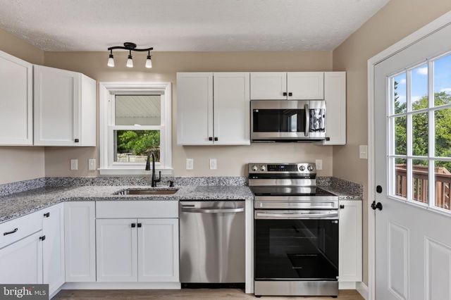 358 W SPRING ST, Woodstock, VA 22664