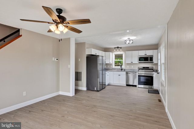 358 W SPRING ST, Woodstock, VA 22664