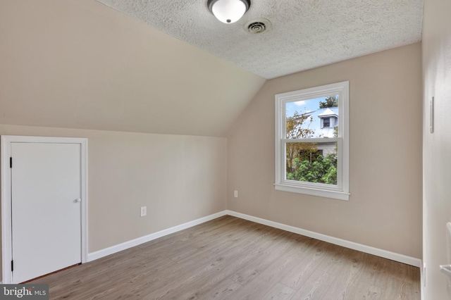 358 W SPRING ST, Woodstock, VA 22664
