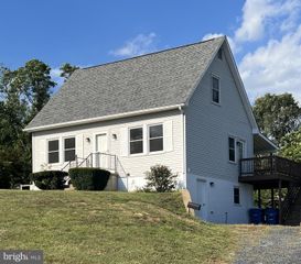 358 W SPRING ST, Woodstock, VA 22664