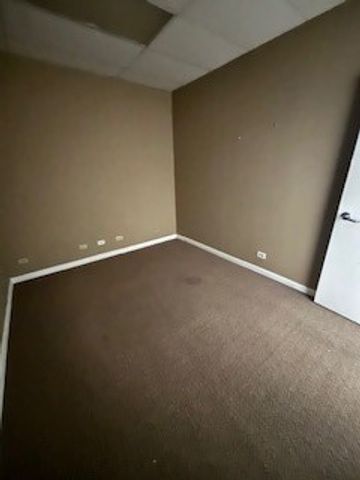 1999 75th Street 201, Woodridge, IL 60517