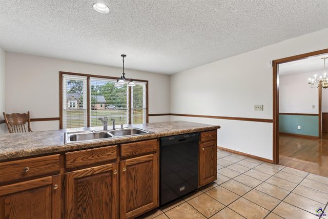143 Hudson Way, Macon, GA 31216