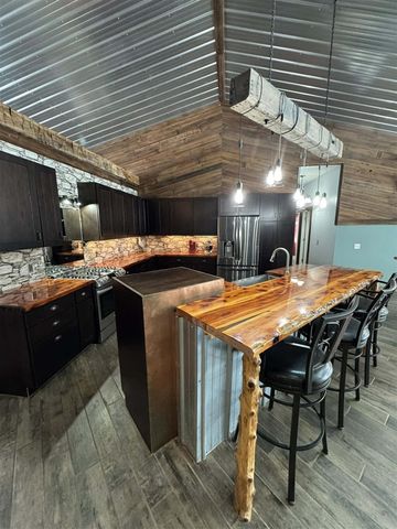 6635 E Chicago Road, Jonesville, MI 49250