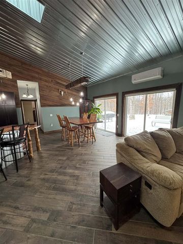 6635 E Chicago Road, Jonesville, MI 49250