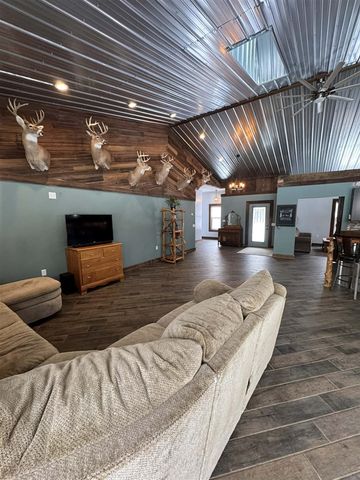 6635 E Chicago Road, Jonesville, MI 49250