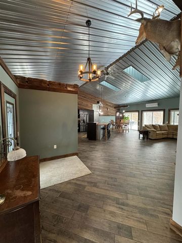 6635 E Chicago Road, Jonesville, MI 49250