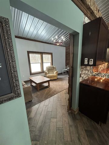 6635 E Chicago Road, Jonesville, MI 49250