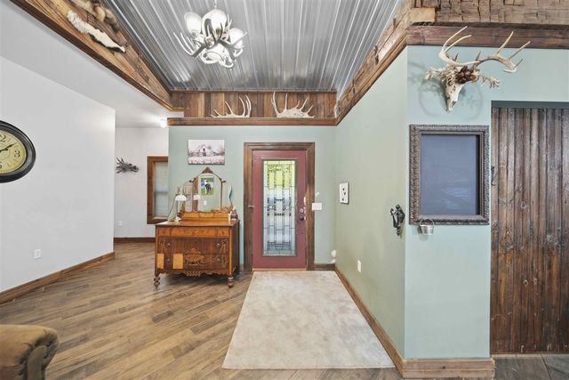 6635 E Chicago Road, Jonesville, MI 49250