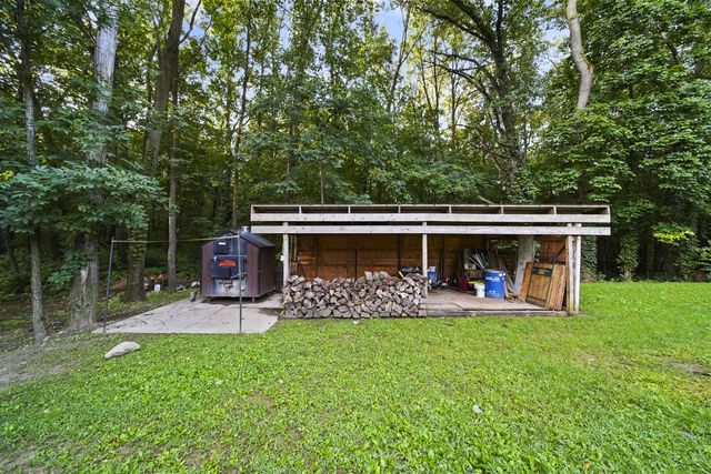 6635 E Chicago Road, Jonesville, MI 49250