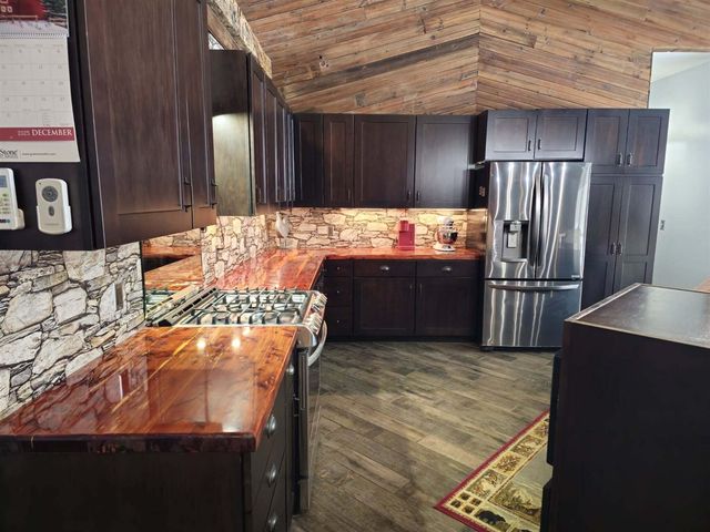 6635 E Chicago Road, Jonesville, MI 49250