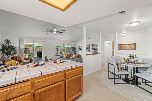 1800 Meadow Ln, Lincoln, CA 95648