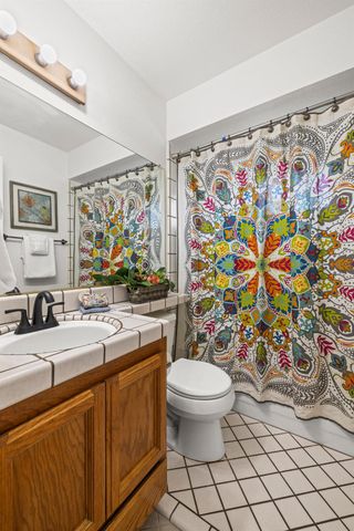 1800 Meadow Ln, Lincoln, CA 95648