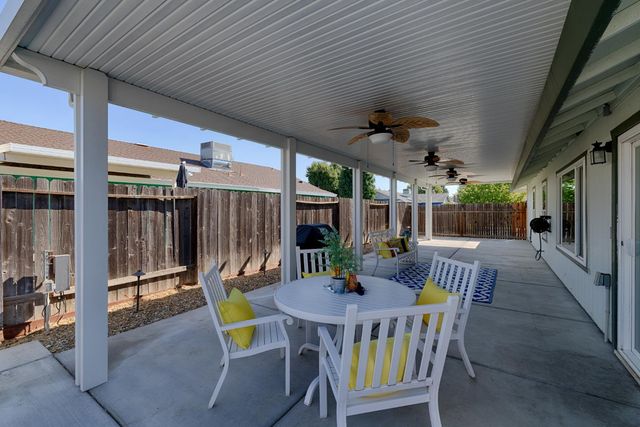 1800 Meadow Ln, Lincoln, CA 95648