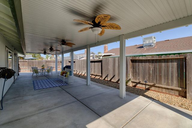 1800 Meadow Ln, Lincoln, CA 95648