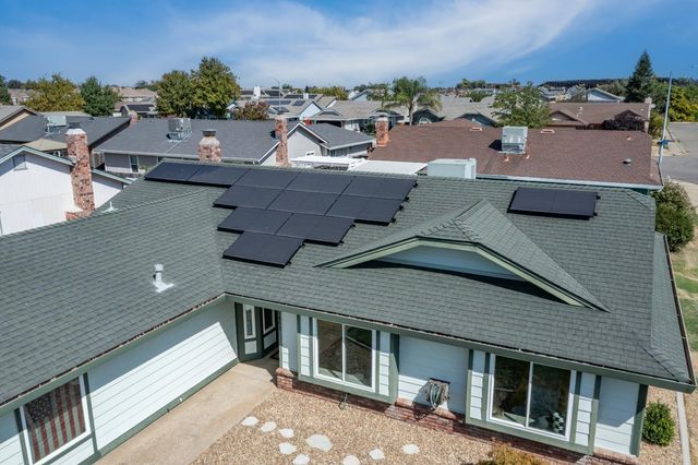 1800 Meadow Ln, Lincoln, CA 95648