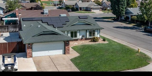 1800 Meadow Ln, Lincoln, CA 95648