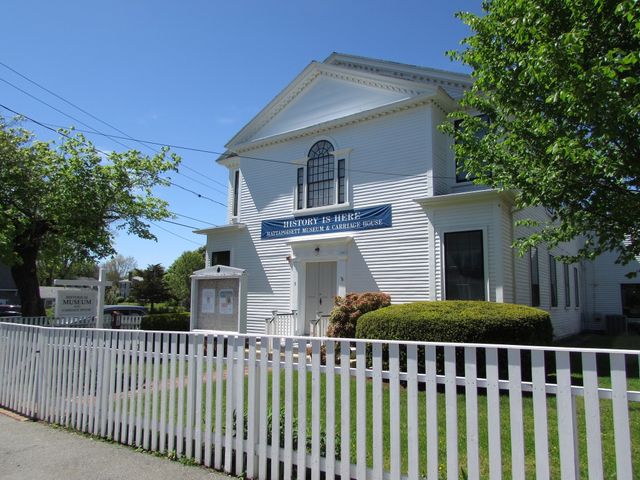 23 Hammond St, Mattapoisett, MA 02739