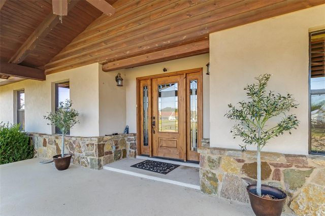 606 E College ST, Llano, TX 78643