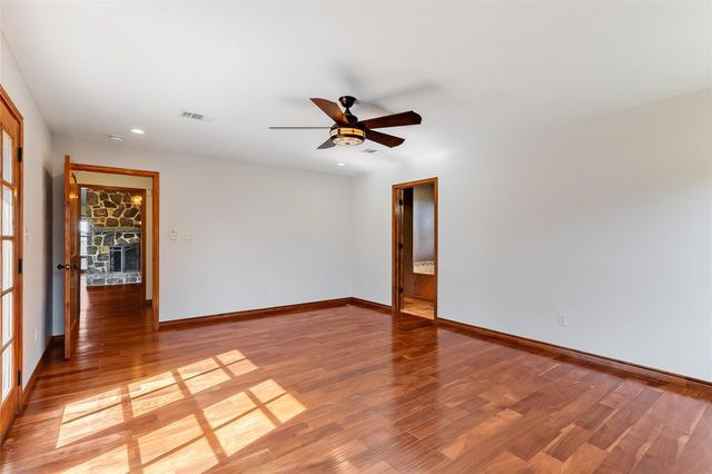 606 E College ST, Llano, TX 78643