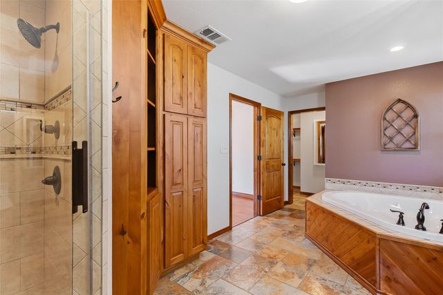 606 E College ST, Llano, TX 78643