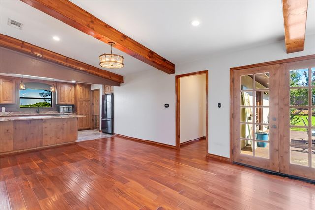 606 E College ST, Llano, TX 78643