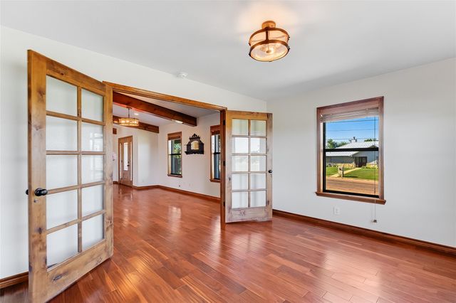 606 E College ST, Llano, TX 78643