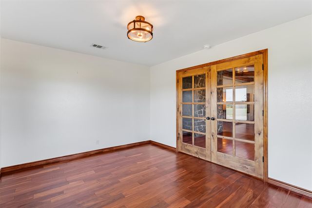 606 E College ST, Llano, TX 78643