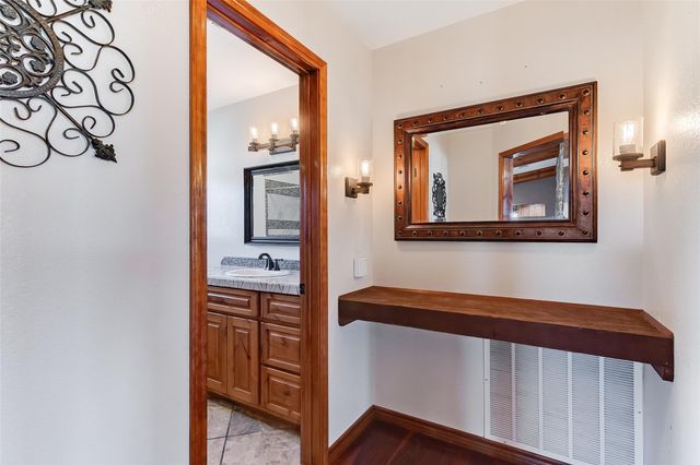 606 E College ST, Llano, TX 78643