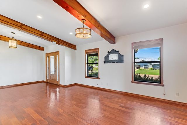 606 E College ST, Llano, TX 78643