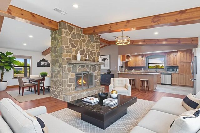 606 E College ST, Llano, TX 78643