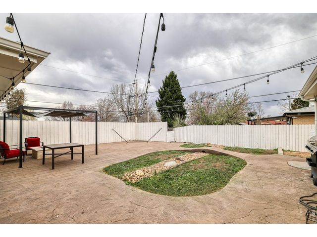 8430 Dawson Dr, Denver, CO 80229